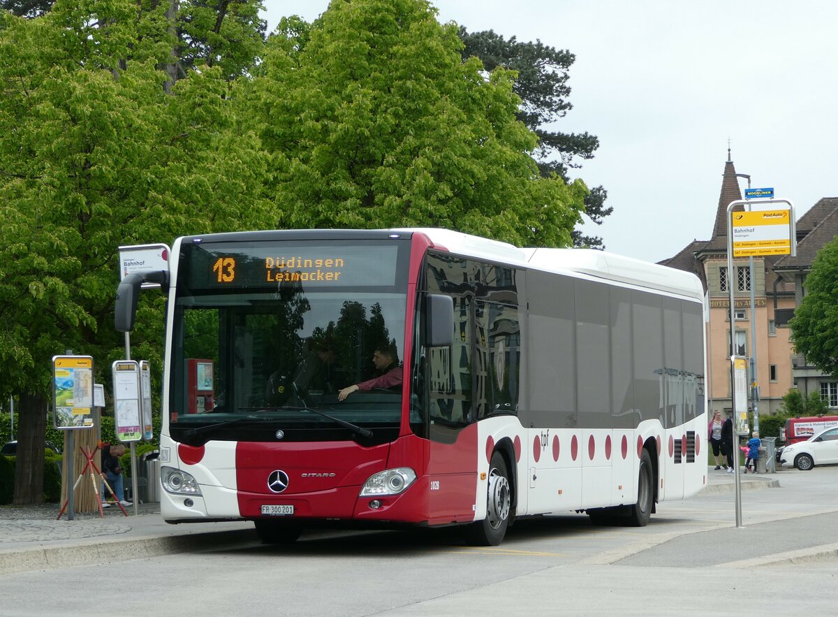 (250'289) - TPF Fribourg - Nr. 1028/FR 300'201 - Mercedes am 20. Mai 2023 beim Bahnhof Ddingen