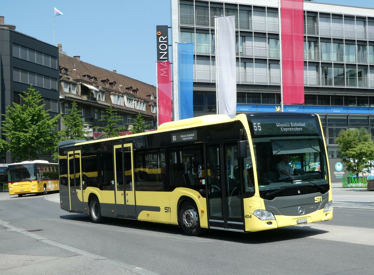 (250'698) - STI Thun - Nr. 404/BE 523'404 - Mercedes am 29. Mai 2023 beim Bahnhof Thun