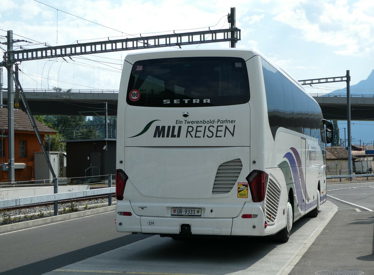 (251'159) - Mili Reisen, Altdorf - UR 9331 - Setra am 8. Juni 2023 beim Bahnhof Interlaken Ost