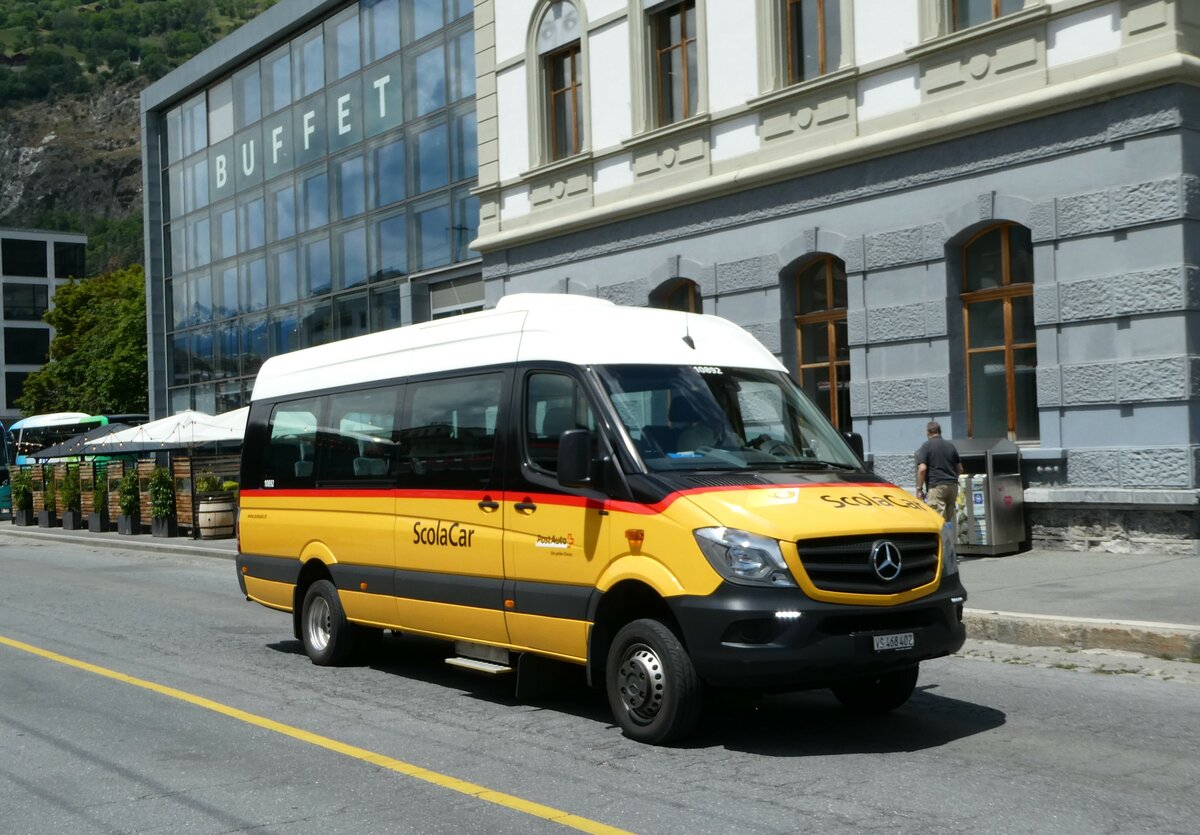 (251'235) - PostAuto Wallis - VS 468'402/PID 10'892 - Mercedes am 9. Juni 2023 beim Bahnhof Brig