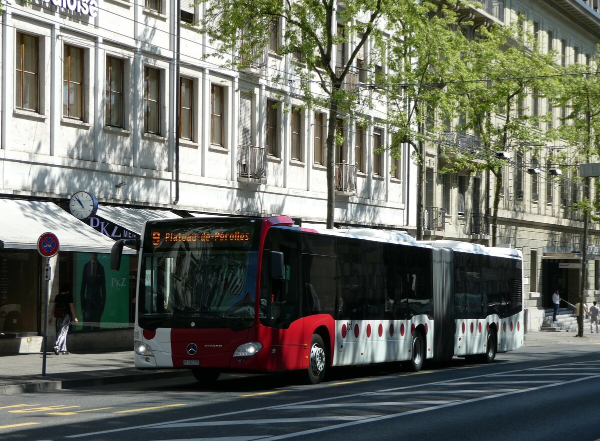 (251'524) - TPF Fribourg - Nr. 159/FR 300'255 - Mercedes am 15. Juni 2023 beim Bahnhof Fribourg