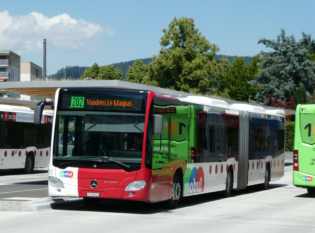 (251'535) - TPF Fribourg - Nr. 855/FR 300'448 - Mercedes am 15. Juni 2023 beim Bahnhof Bulle