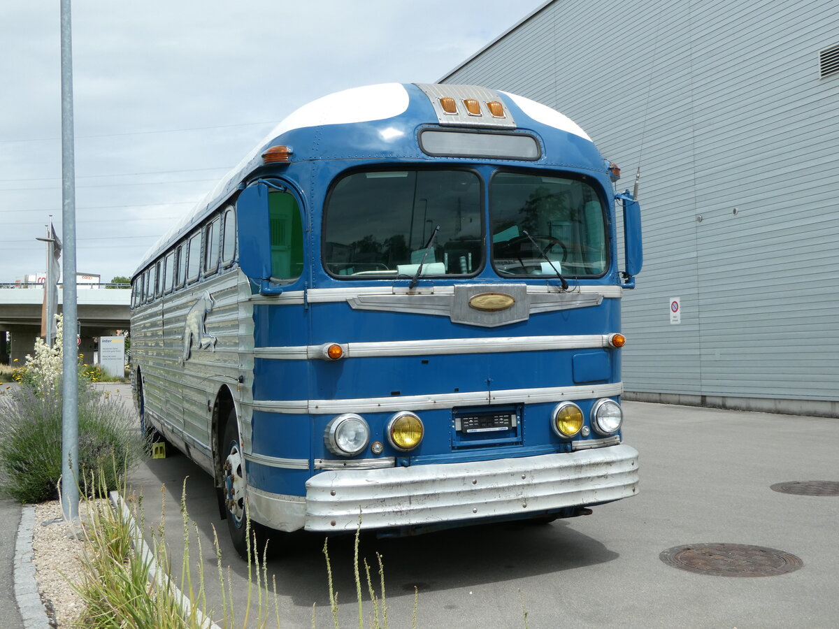(252'226) - Greyhoundbus, Murten - GMC (ex Wooster, Zrich; ex Northland Greyhound Lines, USA-Minneapolis Nr. N796) am 1. Juli 2023 in Kerzers, Interbus