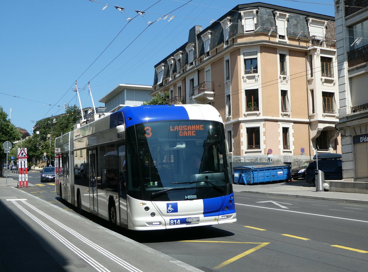 (252'471) - TL Lausanne - Nr. 814/VD 593'726 - Hess/Hess Gelenktrolleybus am 8. Juli 2023 beim Bahnhof Lausanne