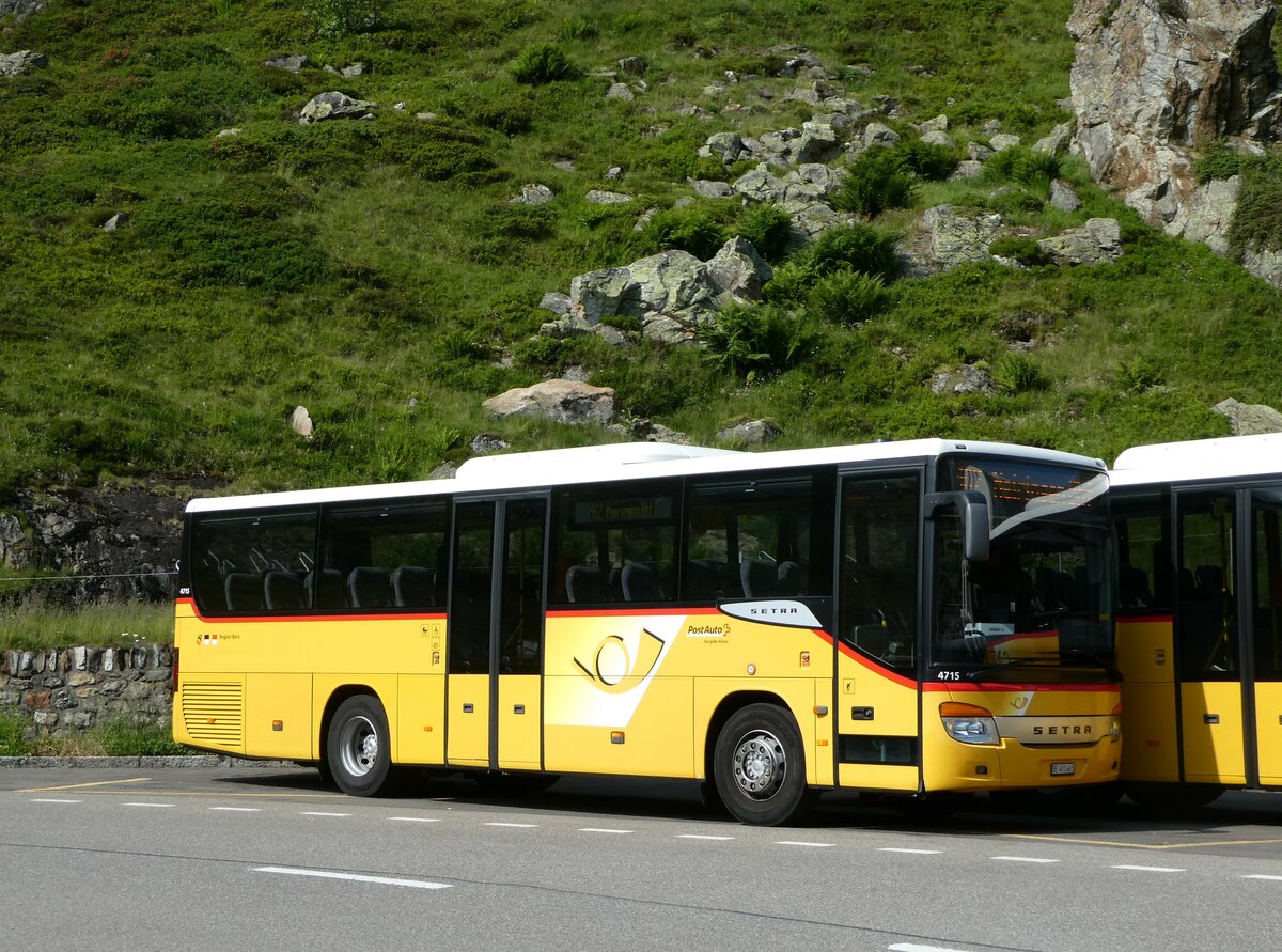 (252'580) - PostAuto Bern - BE 401'465/PID 4715 - Setra (ex AVG Meiringen Nr. 65) am 9. Juli 2023 in Susten, Steingletscher