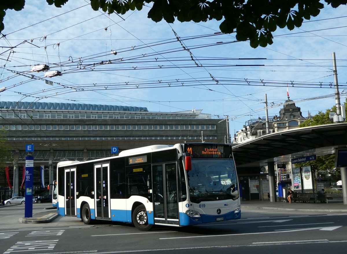 (252'858) - VBL Luzern - Nr. 619/LU 15'008 - Mercedes am 23. Juli 2023 beim Bahnhof Luzern