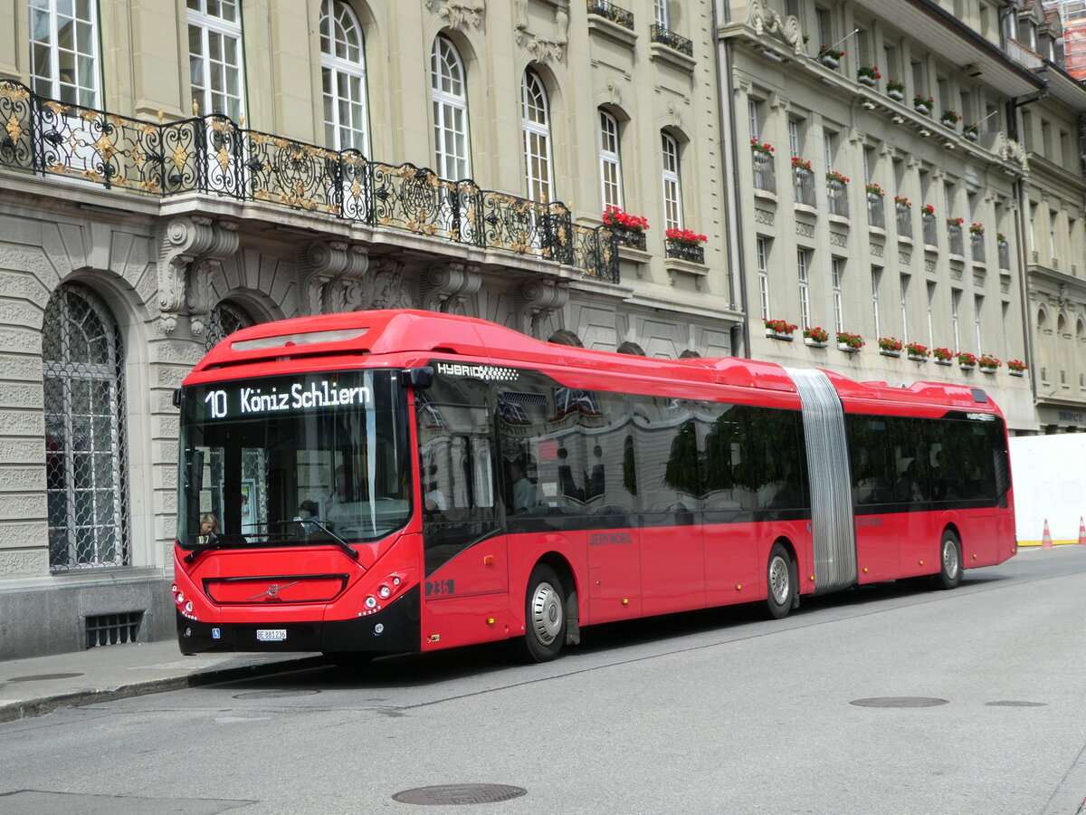 (252'937) - Bernmobil, Bern - Nr. 236/BE 881'236 - Volvo am 24. Juli 2023 in Bern, Bundesplatz