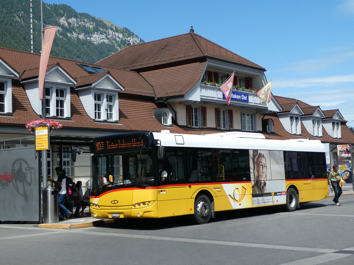 (253'088) - PostAuto Bern - BE 610'538/PID 5071 - Solaris am 27. Juli 2023 beim Bahnhof Interlaken Ost