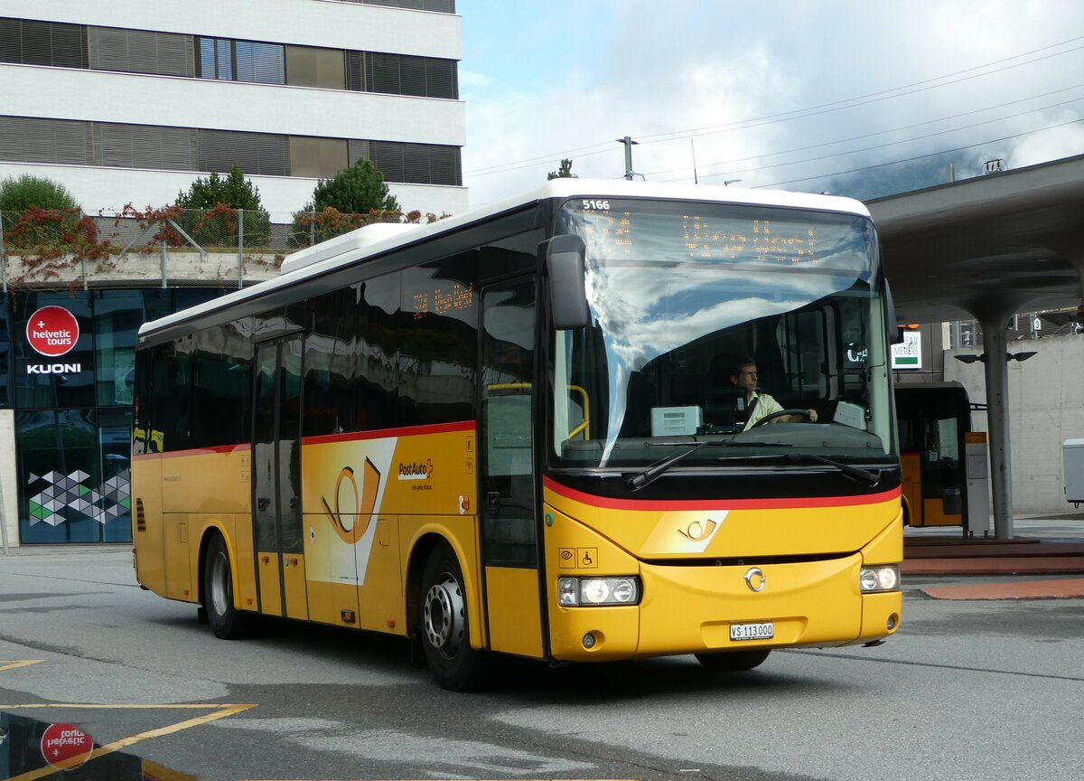 (253'170) - BUS-trans, Visp - VS 113'000/PID 5166 - Irisbus am 30. Juli 2023 beim Bahnhof Visp