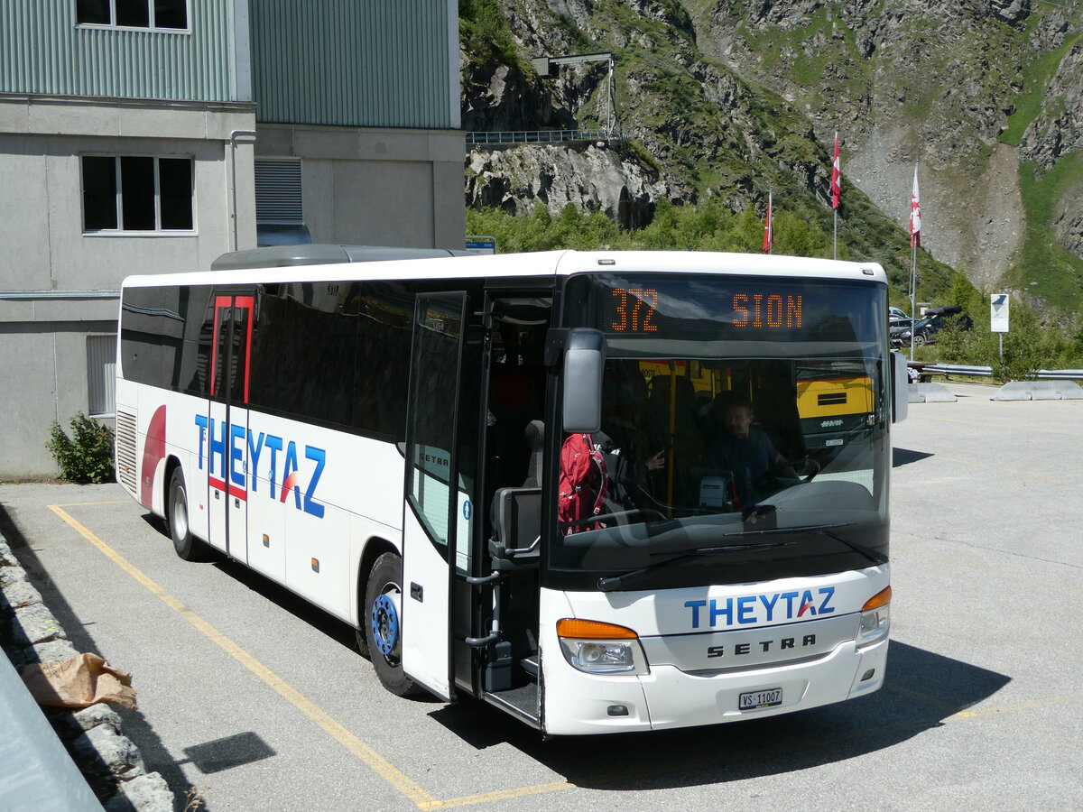 (253'191) - Theytaz, Sion - VS 11'007 - Setra am 30. Juli 2023 in Dixence, Le Chargeur