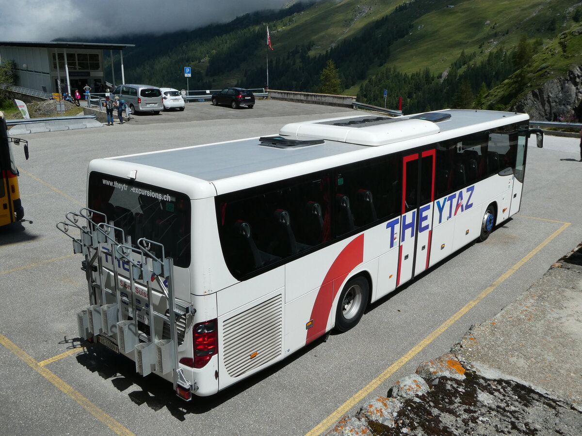 (253'220) - Theytaz, Sion - VS 11'009 - Setra am 30. Juli 2023 in Dixence, Le Chargeur