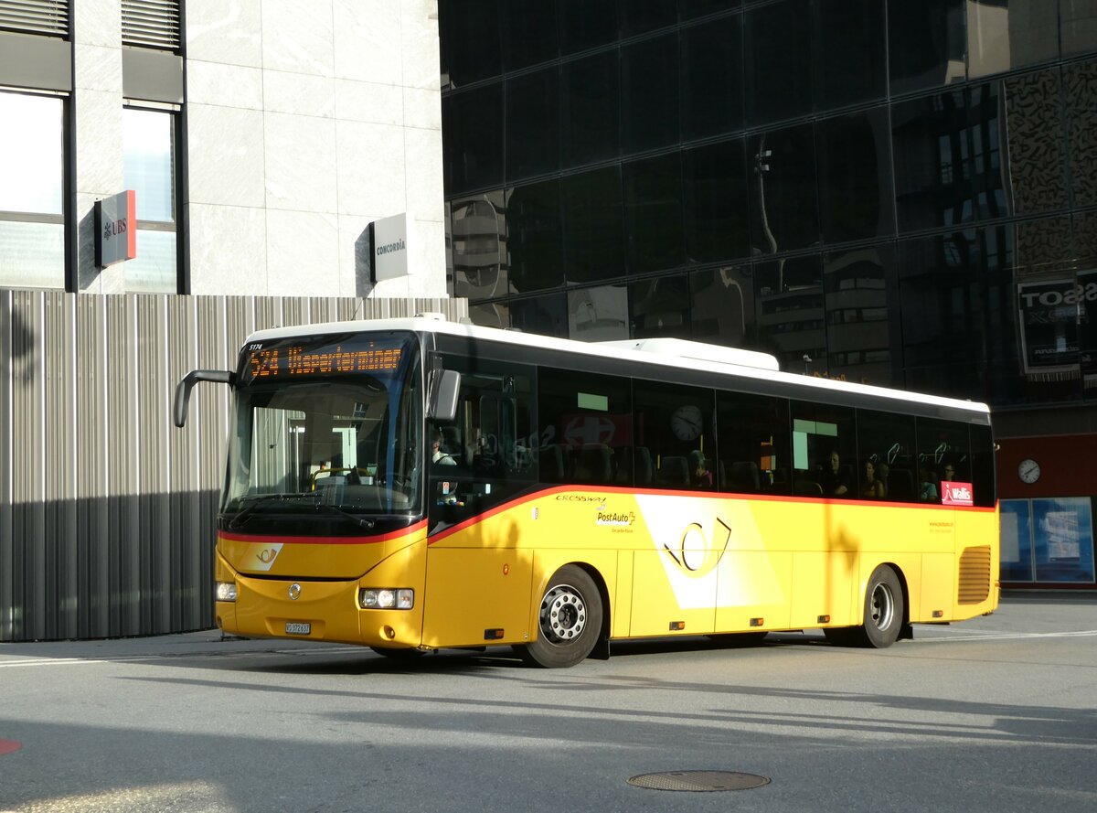 (253'805) - BUS-trans, Visp - VS 372'637/PID 5174 - Irisbus am 15. August 2023 beim Bahnhof Visp