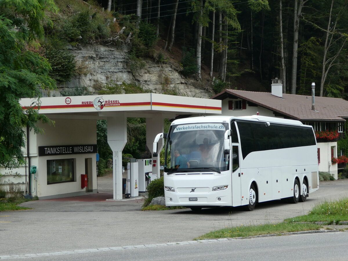 (254'190) - Bernmobil, Bern - BE 523'345 - Volvo am 25. August 2023 in Wislisau, Tankstelle
