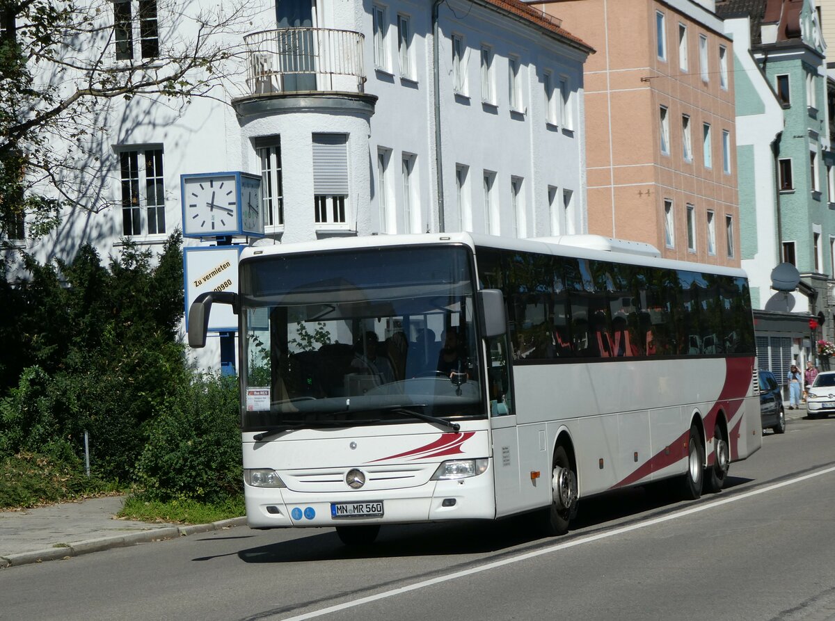 (254'777) - Mayer, Trkheim - MN-MR 560 - Mercedes am 4. September 2023 beim Bahnhof Memmingen