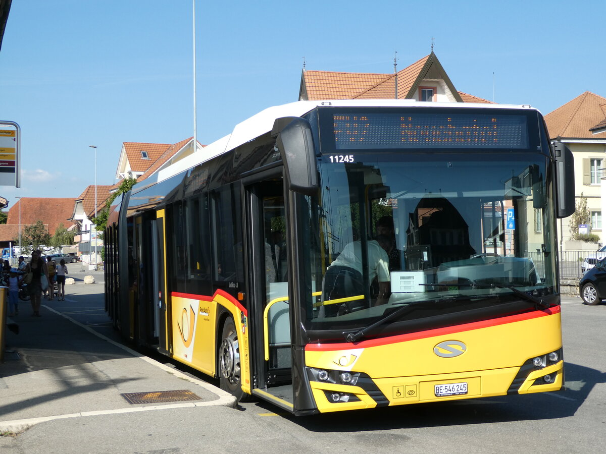 (255'027) - PostAuto Bern - Nr. 11'245/BE 546'245/PID 11'245 - Solaris am 9. September 2023 beim Bahnhof Kerzers