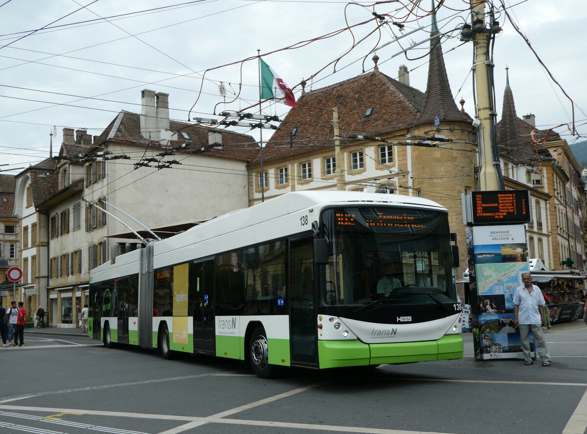 (255'231) - transN, La Chaux-de-Fonds - Nr. 138 - Hess/Hess Gelenktrolleybus (ex TN Neuchtel Nr. 138) am 16. September 2023 in Neuchtel, Place Pury