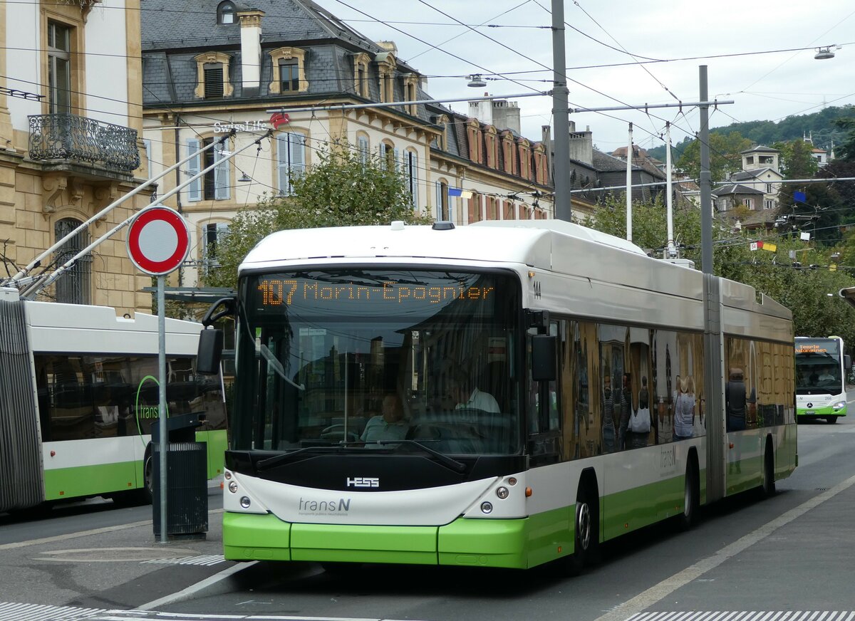(255'239) - transN, La Chaux-de-Fonds - Nr. 144 - Hess/Hess Gelenktrolleybus (ex TN Neuchtel Nr. 144) am 16. September 2023 in Neuchtel, Place Pury