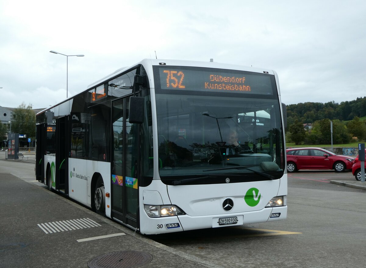 (256'313) - Maag, Kloten - Nr. 30/ZH 590'930 - Mercedes (ex TPL Lugano Nr. 301) am 21. Oktober 2023 beim Bahnhof Zrich Stettbach