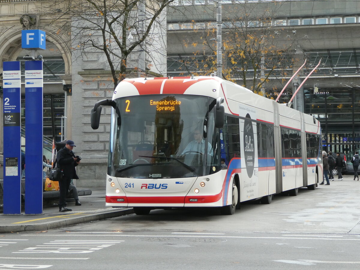 (256'857) - VBL Luzern - Nr. 241 - Hess/Hess Doppelgelenktrolleybus am 10. November 2023 beim Bahnhof Luzern