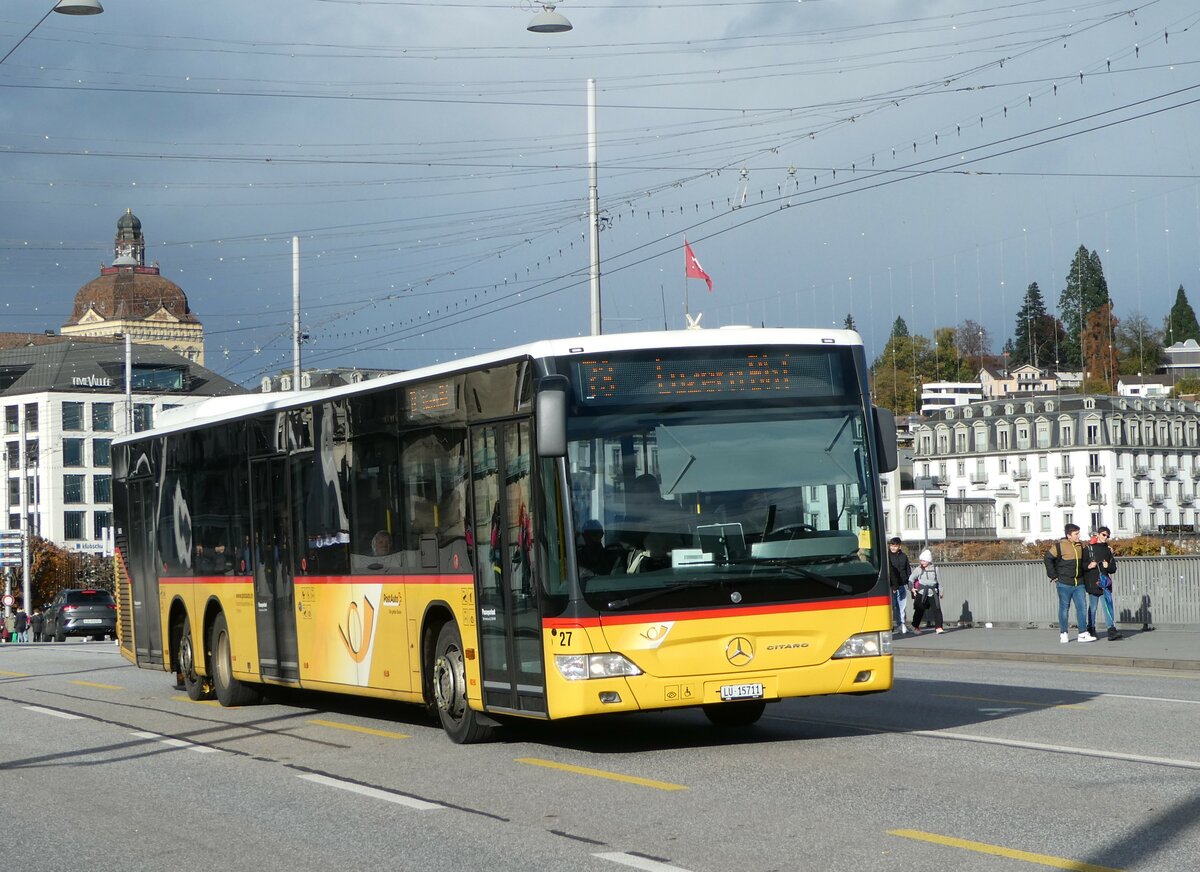 (256'891) - Bucheli, Kriens - Nr. 27/LU 15'711/PID 5435 - Mercedes am 10. November 2023 in Luzern, Bahnhofbrcke