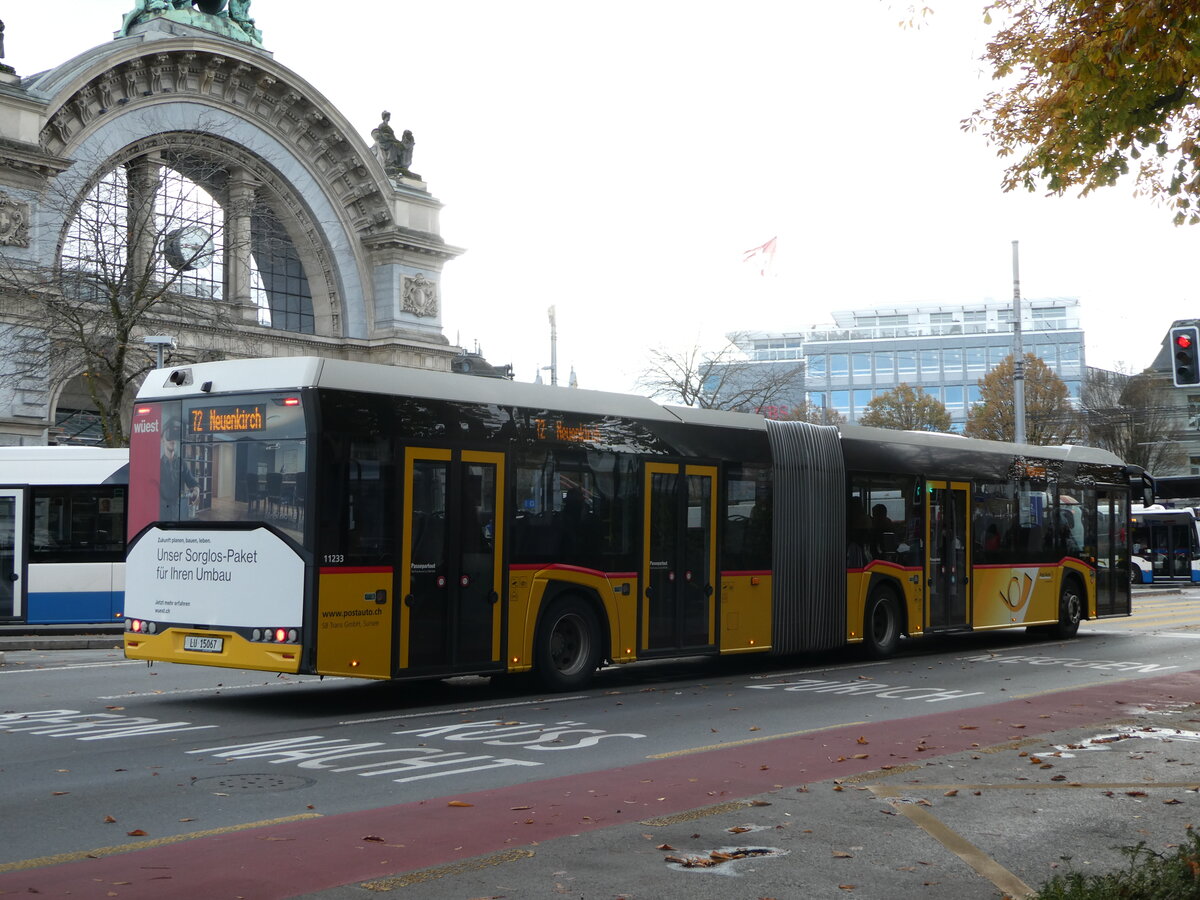 (256'894) - SB Trans, Sursee - Nr. 18/LU 15'067/PID 11'233 - Solaris (ex Nr. 43) am 10. November 2023 beim Bahnhof Luzern