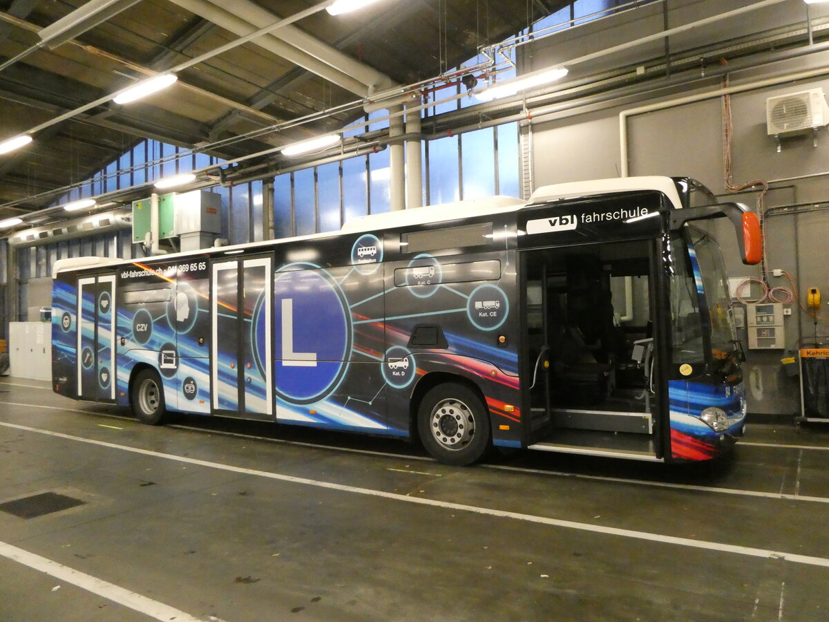 (256'914) - VBL Luzern - Nr. 84/LU 244'370 - Mercedes am 10. November 2023 in Luzern, Depot