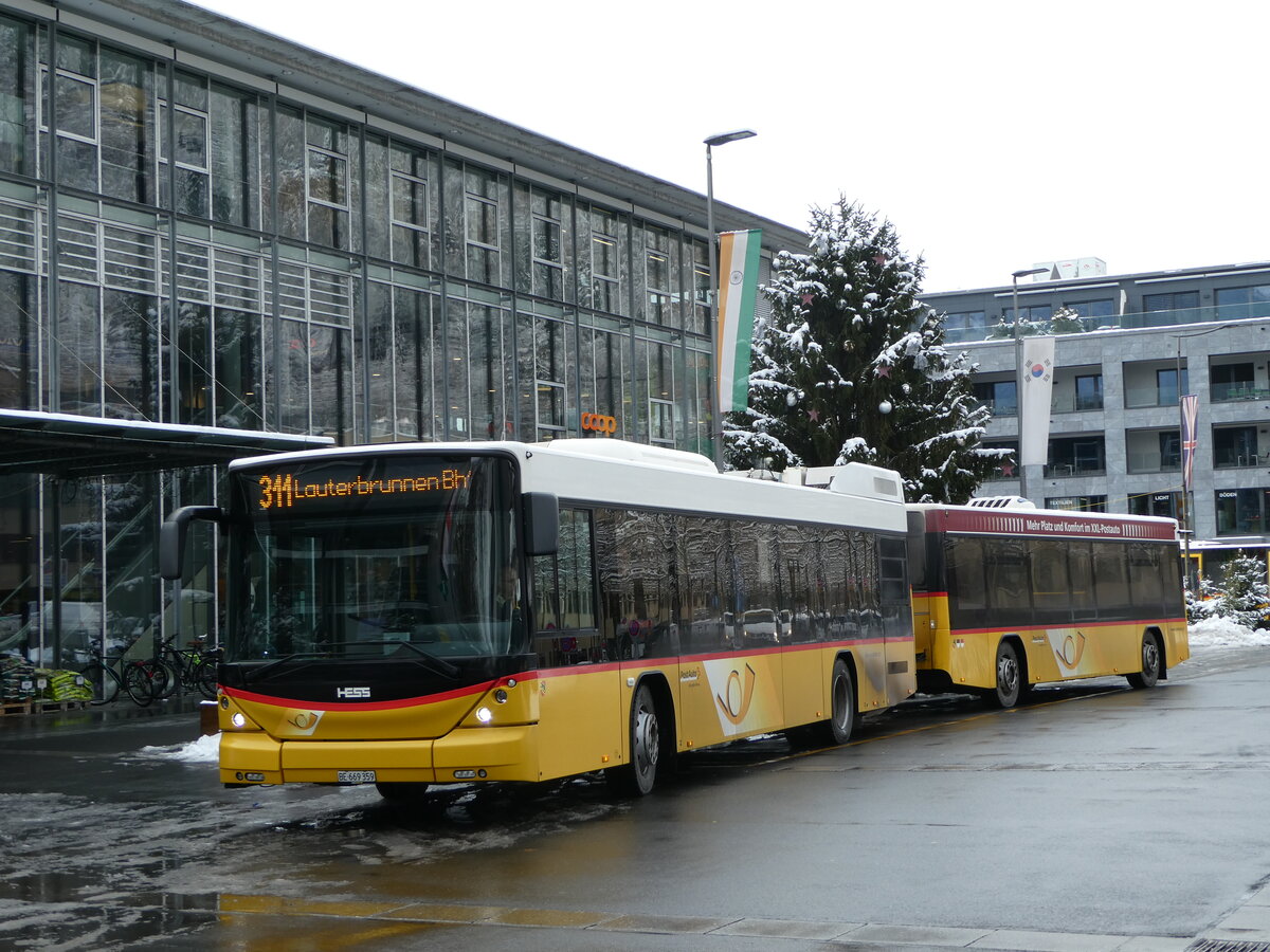(257'398) - PostAuto Bern - BE 669'359/PID 10'147 - Hess (ex Nr. 6; ex Klopfstein, Laupen Nr. 6) am 4. Dezember 2023 beim Bahnhof Interlaken Ost 