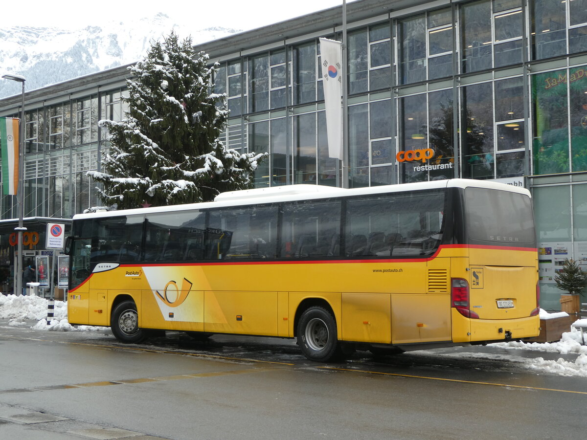 (257'402) - PostAuto Bern - Nr. 73/BE 171'453/PID 5624 - Setra (ex AVG Meiringen Nr. 73) am 4. Dezember 2023 beim Bahnhof Interlaken Ost