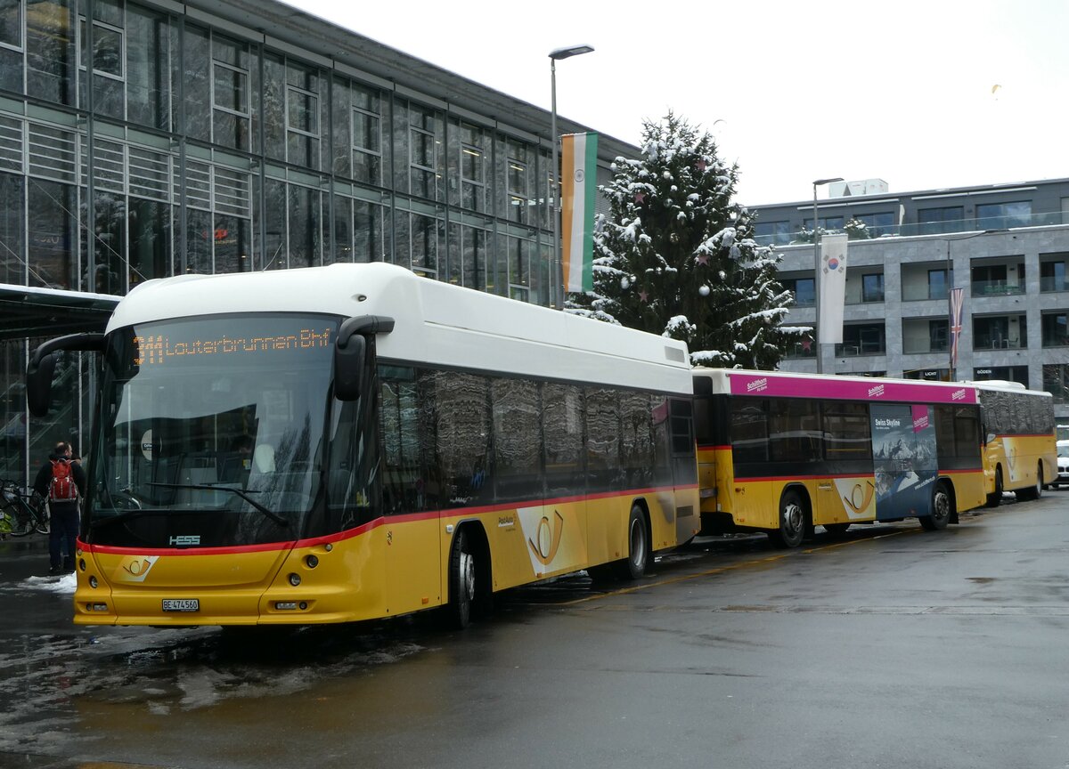 (257'406) - PostAuto Bern - BE 474'560/PID 10'247 - Hess am 4. Dezember 2023 beim Bahnhof Interlaken Ost