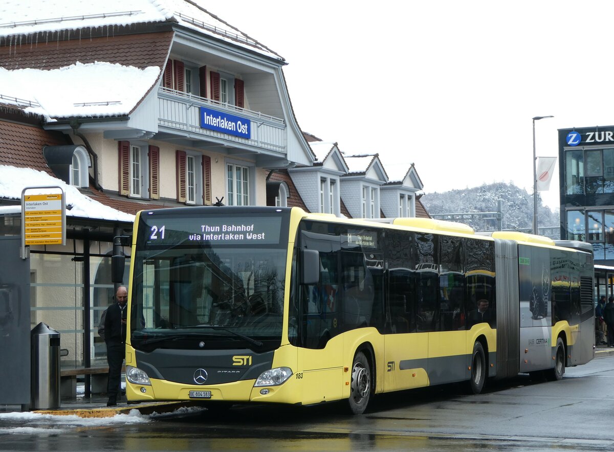 (257'447) - STI Thun - Nr. 183/BE 804'183 - Mercedes am 4. Dezember 2023 beim Bahnhof Interlaken Ost