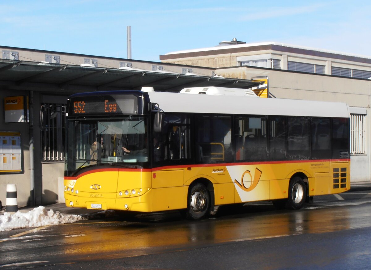 (257'472) - Lienert&Ehrler, Einsiedeln - SZ 5055/PID 5568 - Solaris am 7. Dezember 2023 beim Bahnhof Einsiedeln