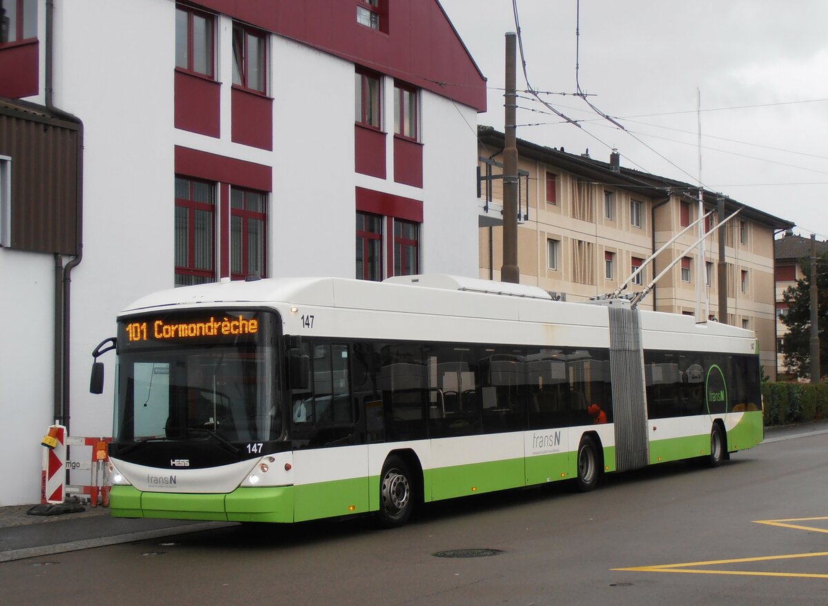 (257'573) - transN, La Chaux-de-Fonds - Nr. 147 - Hess/Hess Gelenktrolleybus (ex TN Neuchtel Nr. 147) am 11. Dezember 2023 beim Bahnhof Marin-pagnier