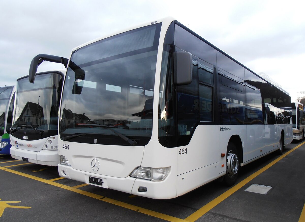 (257'881) - Intertours, Domdidier - Nr. 454 - Mercedes (ex Chur Bus, Chur Nr. 11) am 23. Dezember 2023 in Winterthur, Daimler Buses