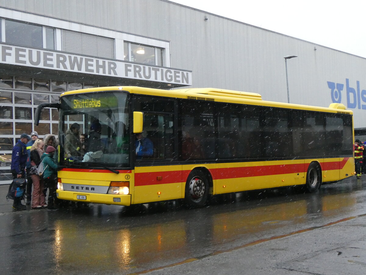 (258'202) - Tritten, Zweisimmen - Nr. 2/BE 694 - Setra (ex ASW Wintersingen Nr. 2) am 6. Januar 2024 beim Bahnhof Frutigen