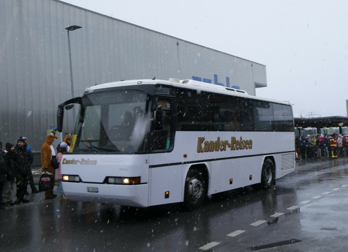 (258'226) - Kander-Reisen, Frutigen - Nr. 3/BE 53'022 - Neoplan (es Autopostale Croglio PID 3341) am 6. Januar 2024 beim Bahnhof Frutigen