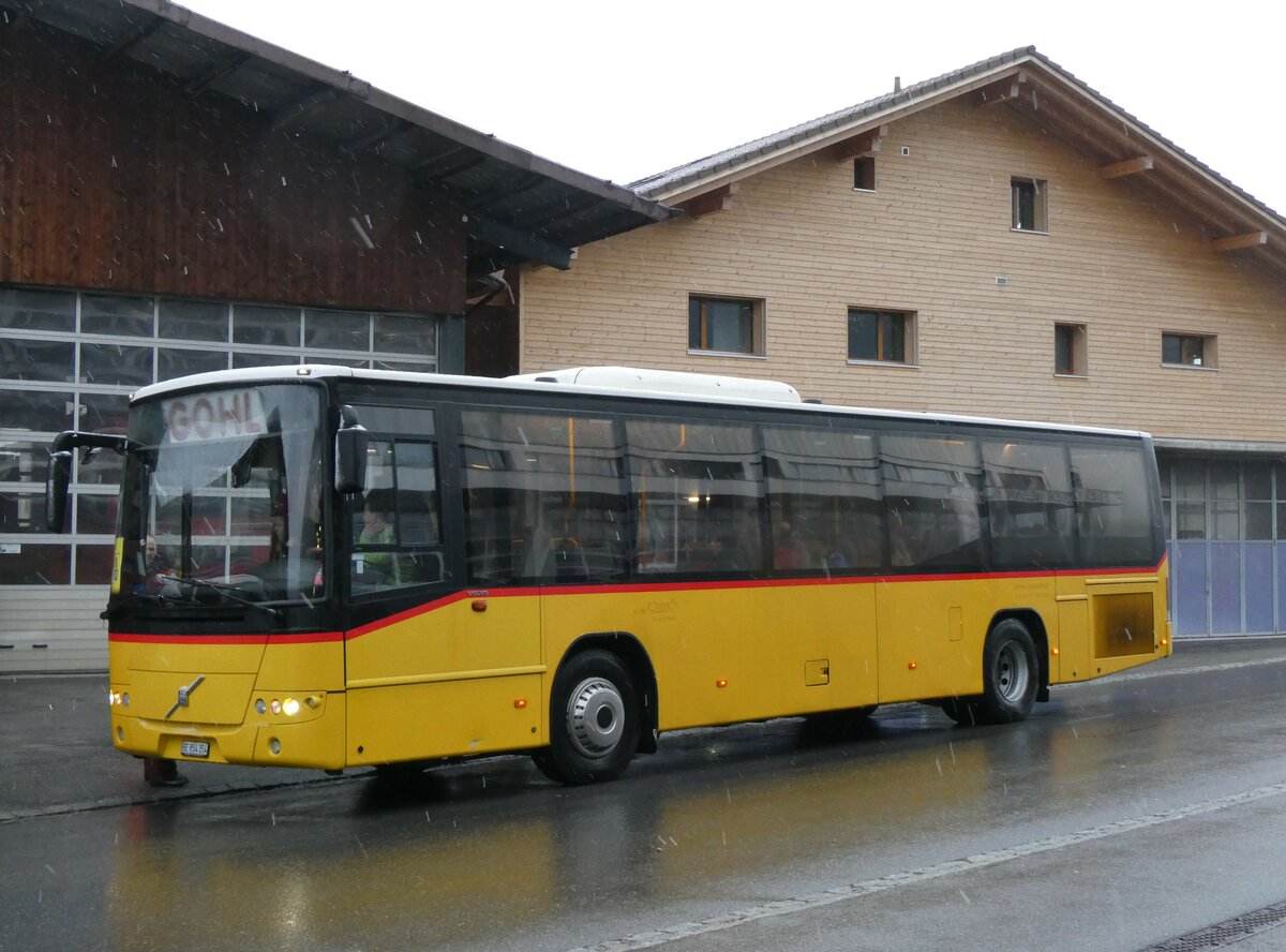 (258'461) - Gohl, Herzogenbuchsee - BE 854'354 - Volvo (ex Rojoma, Schftland; ex Schmidt, Oberbren PID 5103) am 6. Januar 2024 beim Bahnhof Frutigen