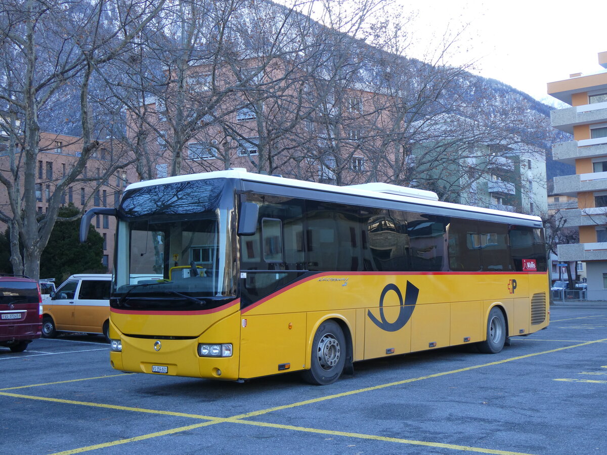 (258'635) - PostAuto Wallis - VS 354'601/PID 5053 - Irisbus am 11. Januar 2024 in Brig, Garage