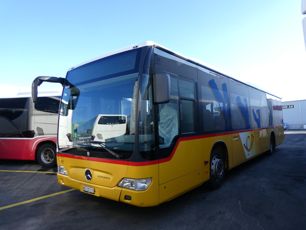 (258'785) - CarPostal Ouest - VD 335'339/PID 4644 - Mercedes am 20. Januar 2024 in Kerzers, Interbus