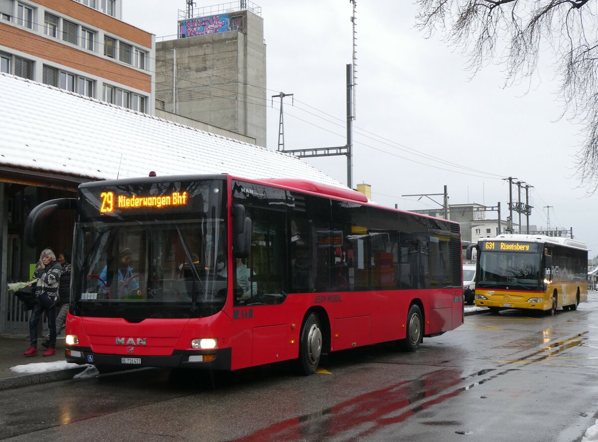 (258'853) - Bernmobil, Bern - Nr. 411/BE 716'411 - MAN am 22. Januar 2024 beim Bahnhof Kniz
