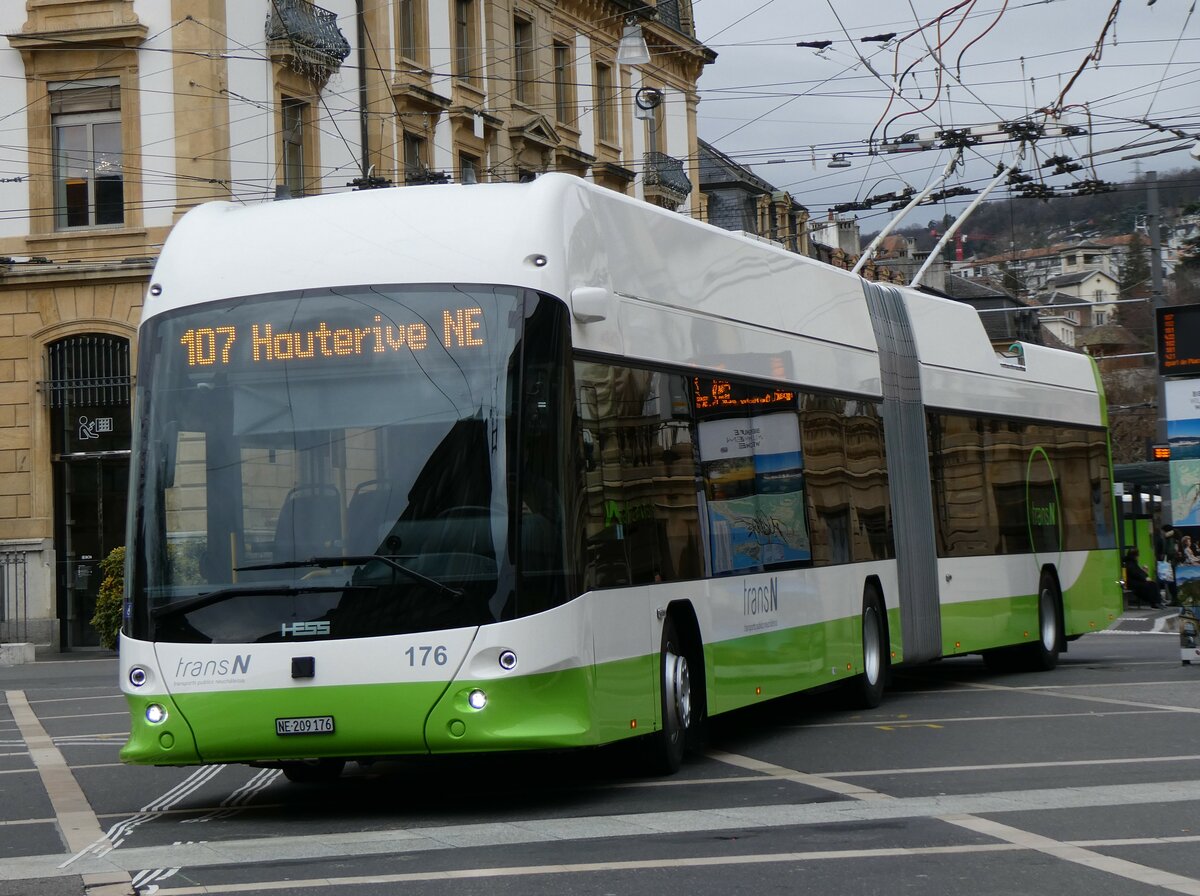 (258'939) - transN, La Chaux-de-Fonds - Nr. 176/NE 209'176 - Hess/Hess Gelenktrolleybus am 26. Januar 2024 in Neuchtel, Place Pury