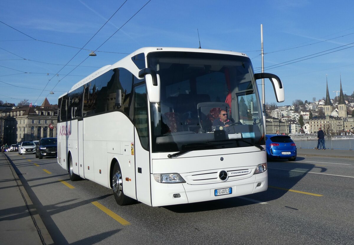 (259'201) - Aus Italien: A.P.I.S.A. - FG-407 LS - Mercedes am 6. Februar 2024 in Luzern, Bahnhofbrcke