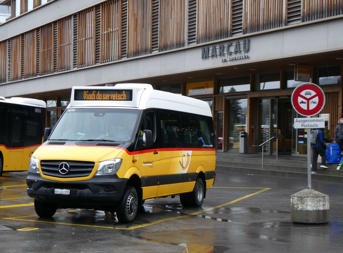 (259'546) - PostAuto Graubnden - Nr. 33/GR 162'985/PID 10'731 - Mercedes (ex Nr. 3; ex Nr. 12) am 23. Februar 2024 beim Bahnhof Ilanz