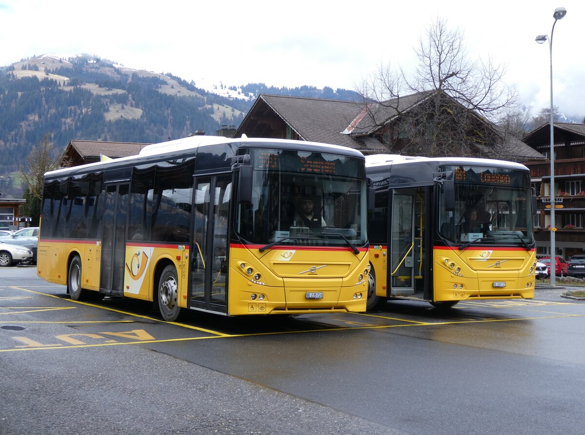 (260'596) - Kbli, Gstaad - BE 235'726/PID 10'535 - Volvo am 21. Mrz 2024 beim Bahnhof Gstaad