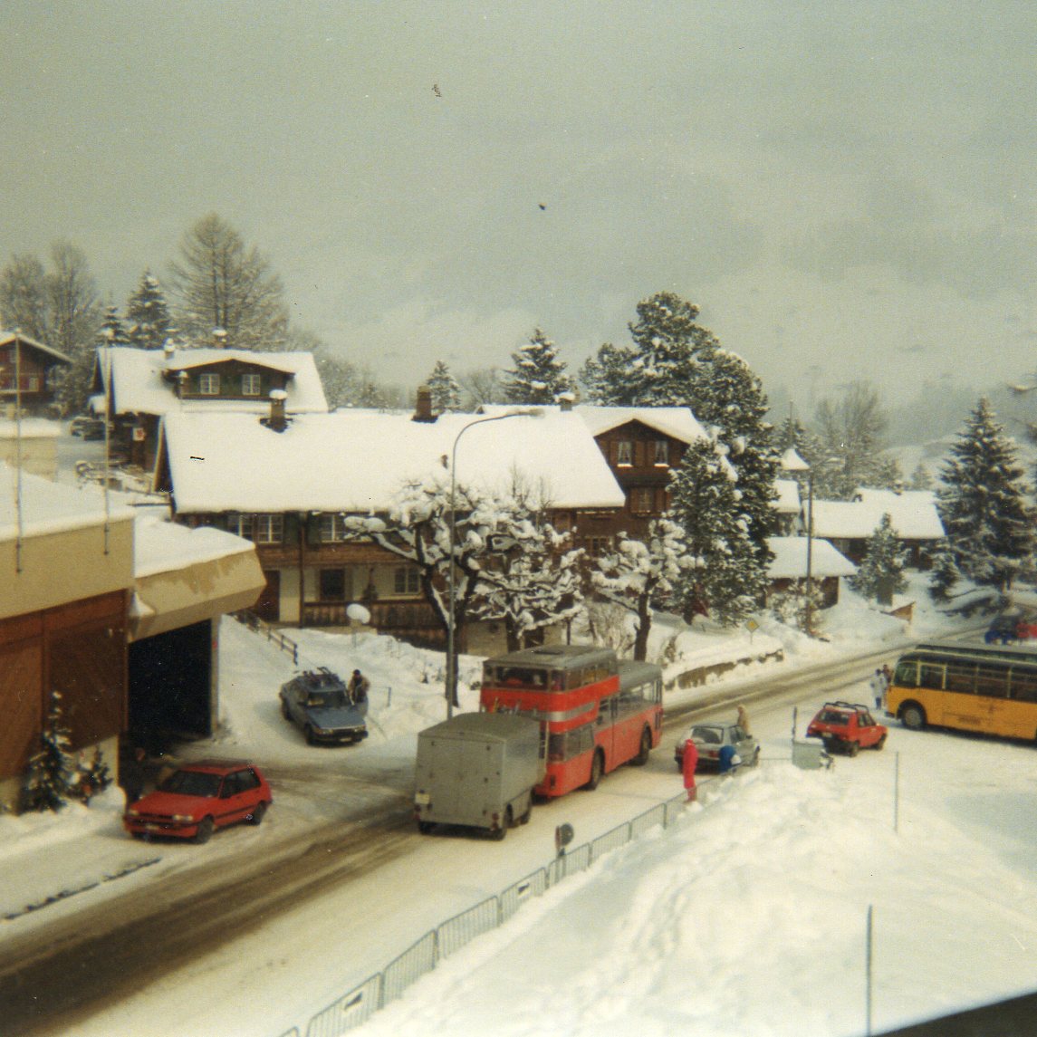 (7-14) - Aus dem Archiv: AFA Adelboden - Nr. 4/BE 26'704 - FBW/Vetter-R&J Anderthalbdecker im Februar 1988 in Adelboden, Landstrasse