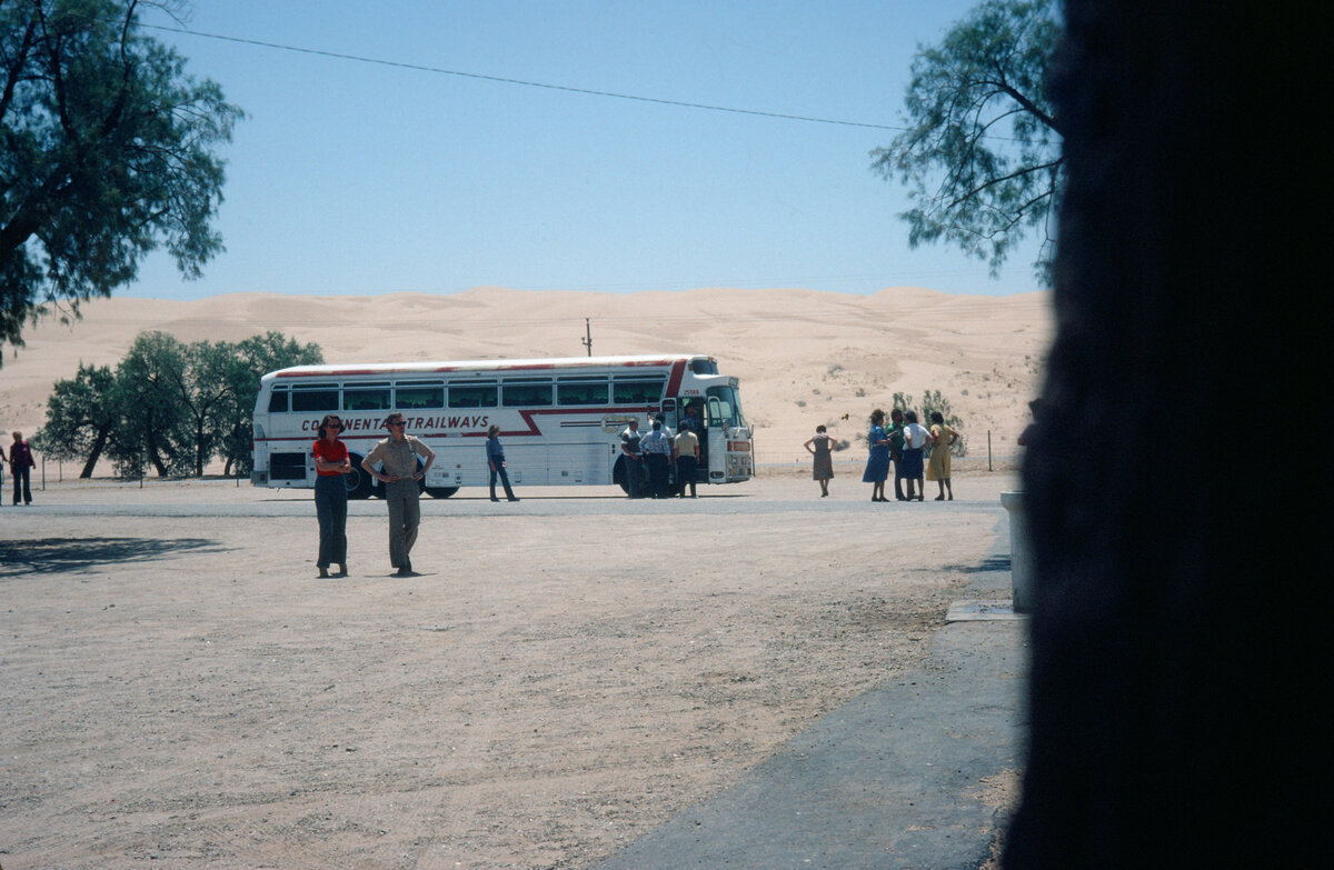 (D 049) - Continental Trailways - Nr. 25'588 - Eagle im Juni 1980 in California