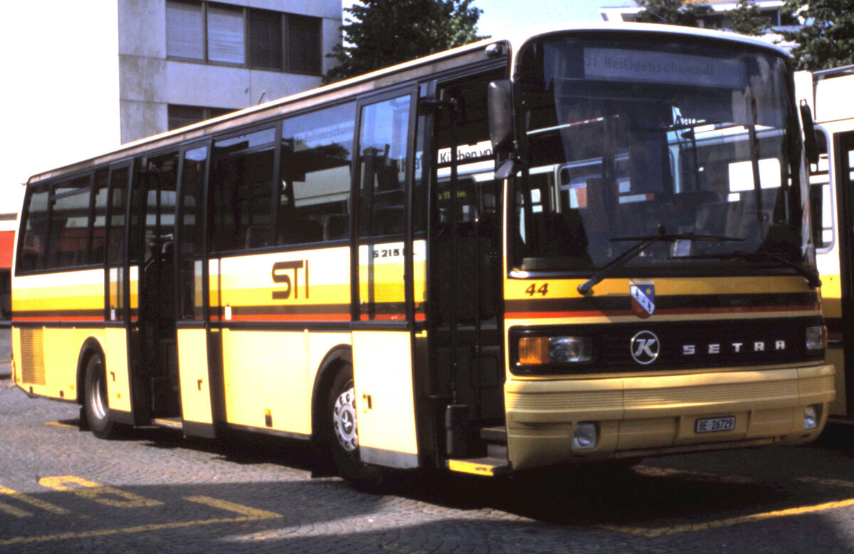 (MB-008) - Aus dem Archiv: STI Thun - Nr. 44/BE 26'729 - Setra (ex AAGS Sigriswil) um 1997 beim Bahnhof Thun