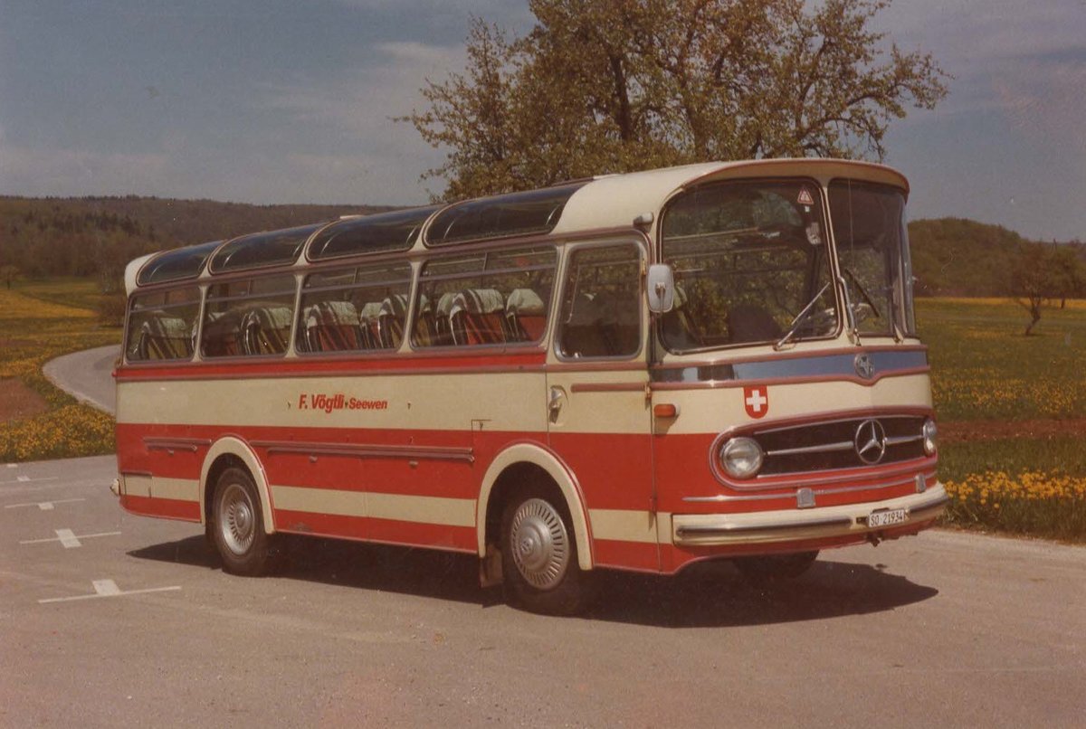 (MD380) - Aus dem Archiv: Vgtli F., Seewen - SO 21'934 - Mercedes im Mai 1977