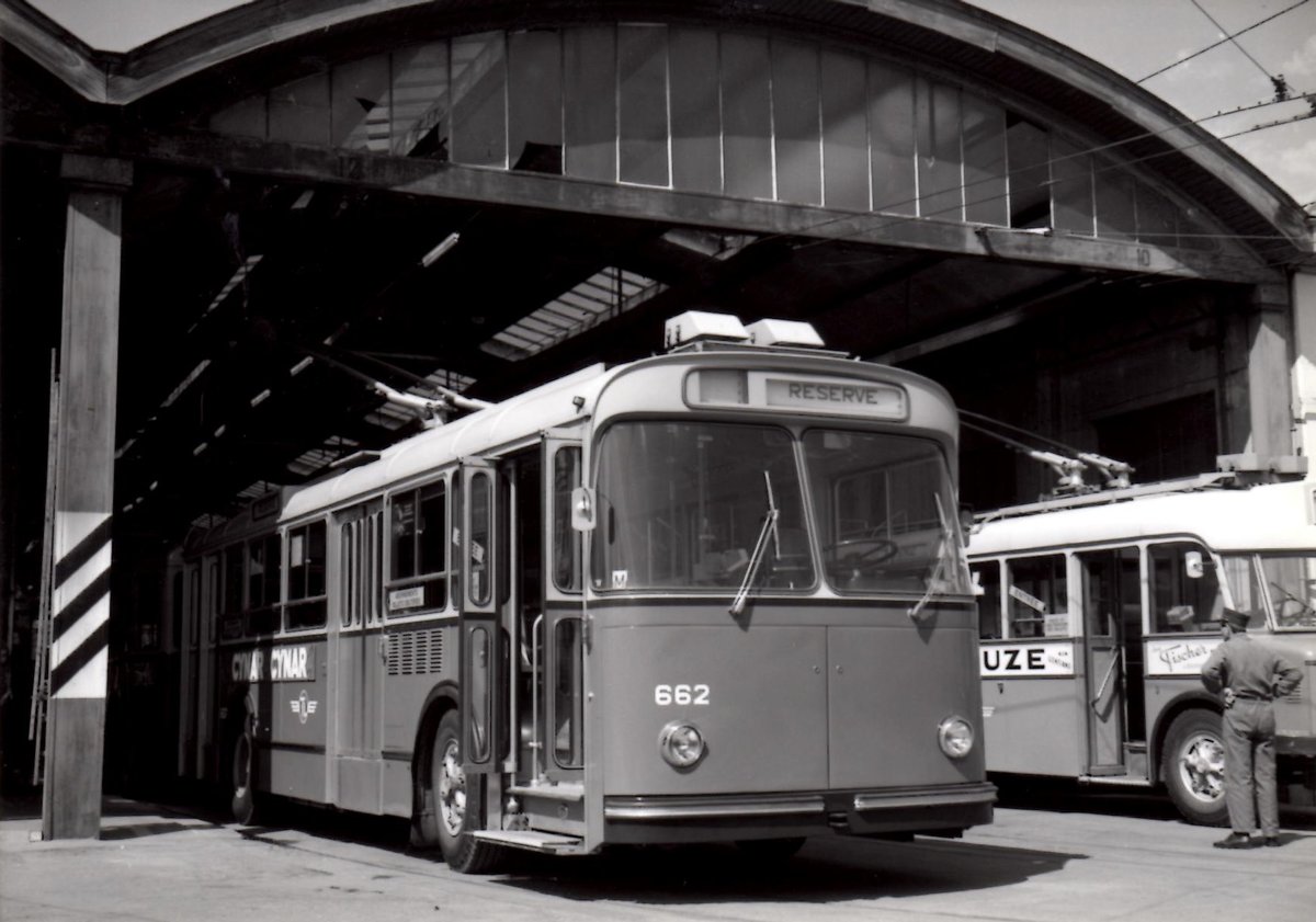 (MD426) - Aus dem Archiv: TL Lausanne - Nr. 662 - FBW/Eggli Trolleybus um 1970 in Lausanne, Dpt