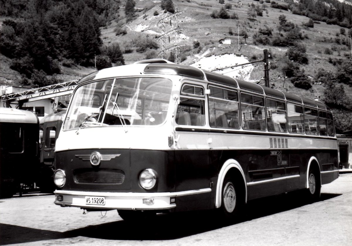 (MD440) - MO Martigny - VS 19'208 - Saurer/Hess um 1965 