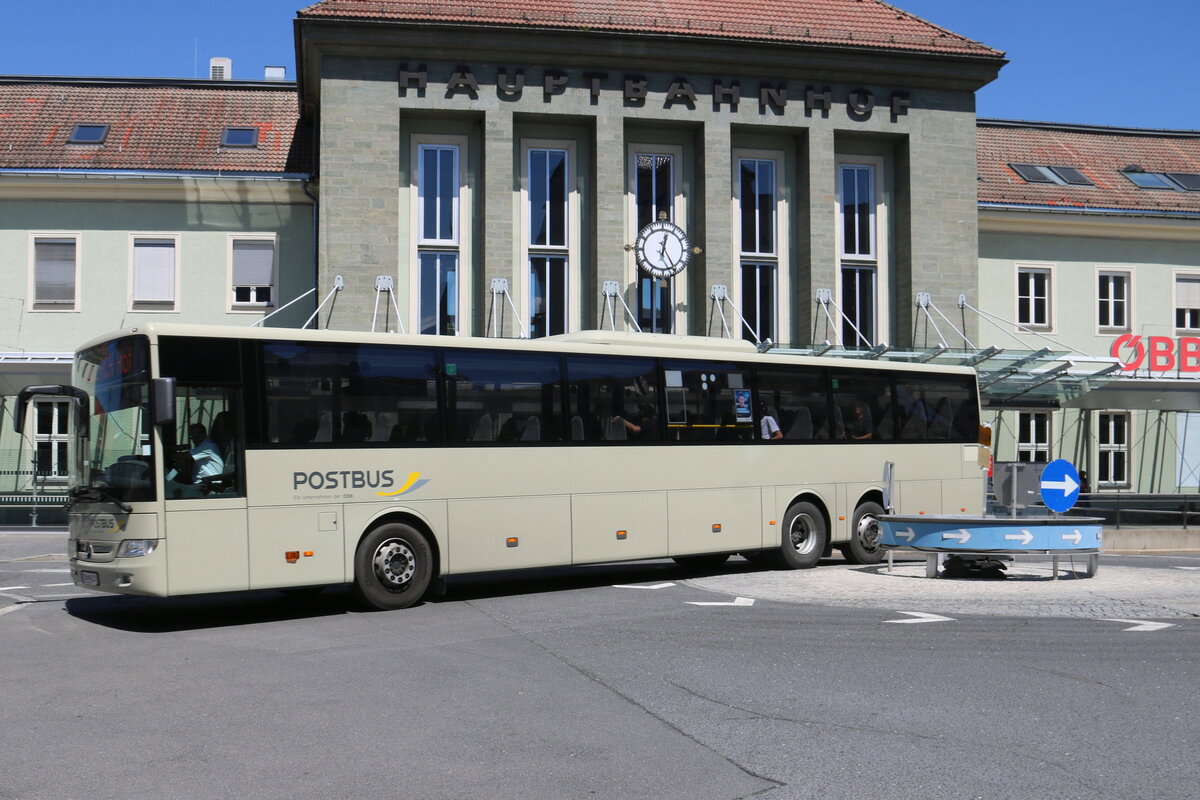 PostBus - Mercedes Benz Integro L am 28. Juli 2023 in Villach (Aufnahme: Martin Beyer)